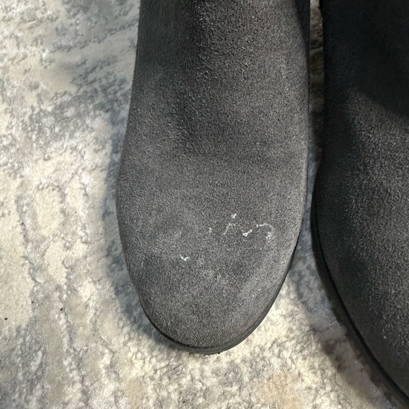 Minnetonka Mari Genuine Suede Charcoal Moccasin Heeled Ankle Booties - Picture 10 of 13